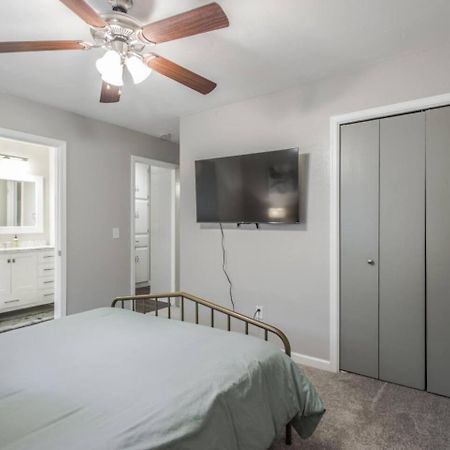فيلا New Hummingbird Haven - Nw Okc, Billiards, Firepit أوكلاهوما سيتي المظهر الخارجي الصورة