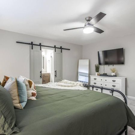 فيلا New Hummingbird Haven - Nw Okc, Billiards, Firepit أوكلاهوما سيتي المظهر الخارجي الصورة