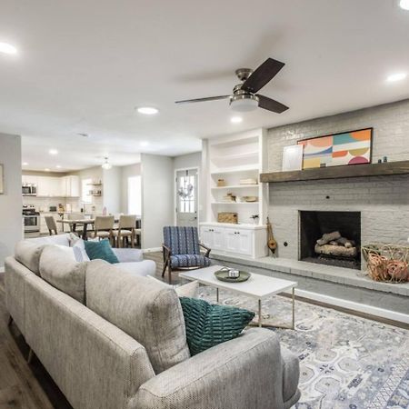 فيلا New Hummingbird Haven - Nw Okc, Billiards, Firepit أوكلاهوما سيتي المظهر الخارجي الصورة