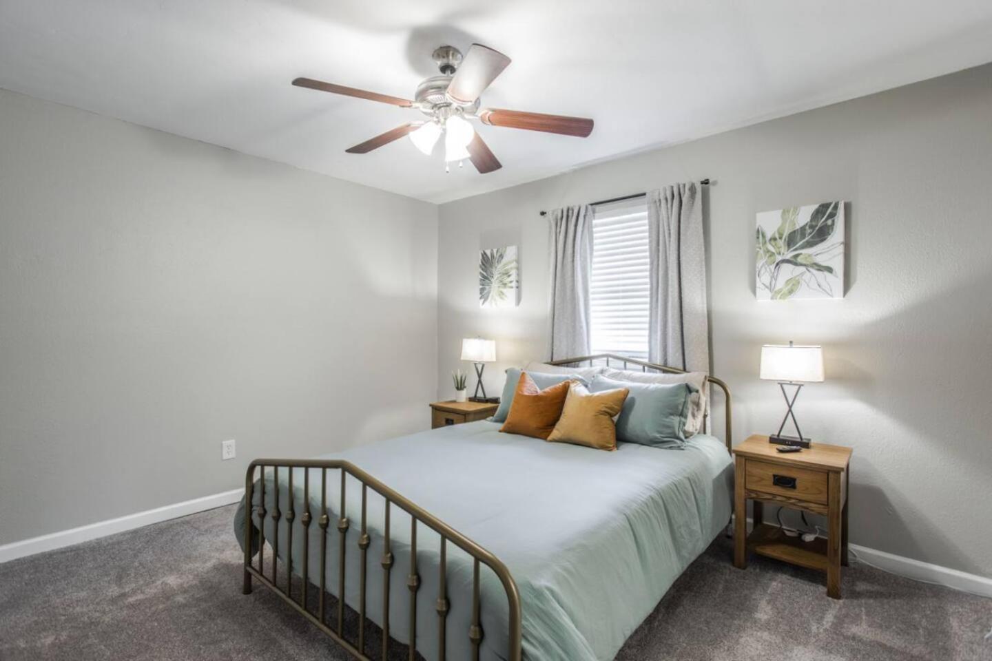 فيلا New Hummingbird Haven - Nw Okc, Billiards, Firepit أوكلاهوما سيتي المظهر الخارجي الصورة