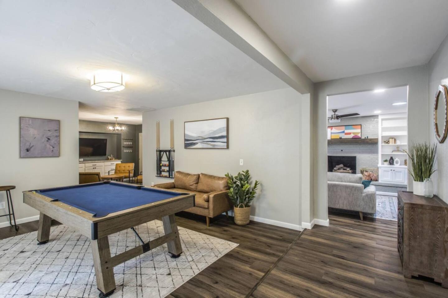 فيلا New Hummingbird Haven - Nw Okc, Billiards, Firepit أوكلاهوما سيتي المظهر الخارجي الصورة