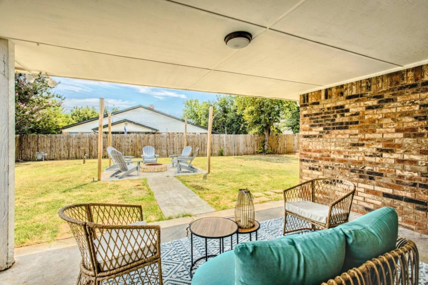 فيلا New Hummingbird Haven - Nw Okc, Billiards, Firepit أوكلاهوما سيتي المظهر الخارجي الصورة