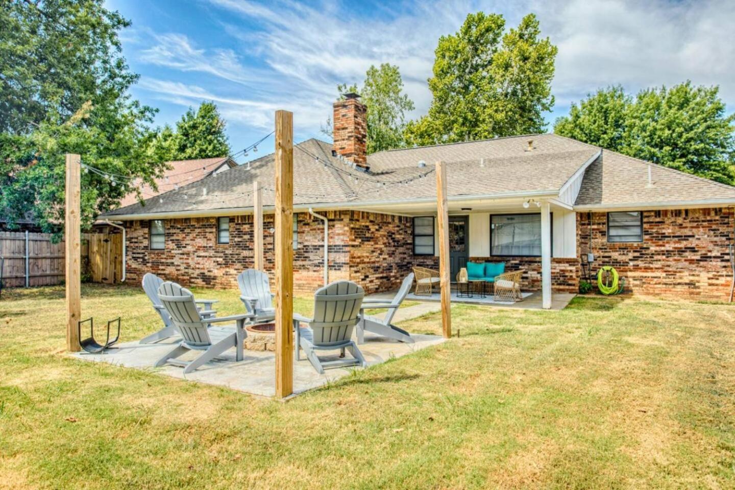 فيلا New Hummingbird Haven - Nw Okc, Billiards, Firepit أوكلاهوما سيتي المظهر الخارجي الصورة