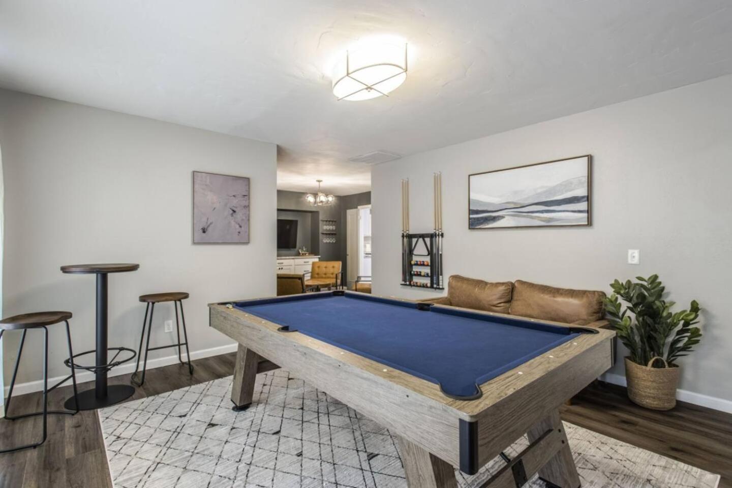 فيلا New Hummingbird Haven - Nw Okc, Billiards, Firepit أوكلاهوما سيتي المظهر الخارجي الصورة